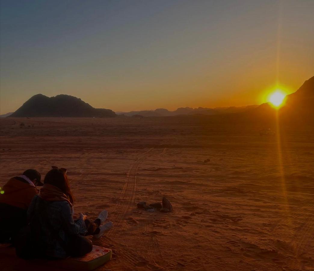 Wadi Rum Meteorite Camp Экстерьер фото